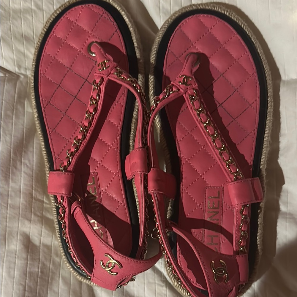Chanel Pink Quilted Sandals - Picture 3 of 5